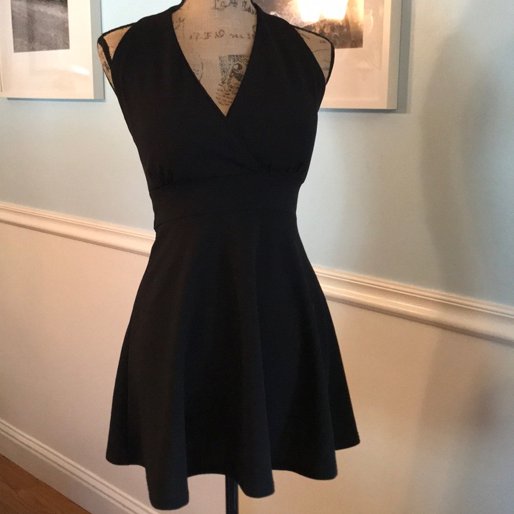 Super stylish black dress Size XS, no tag in black
